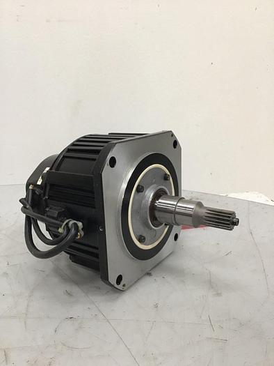 Used YASKAWA AC Servo Motor SGMDH-06A2A-YR13 Used