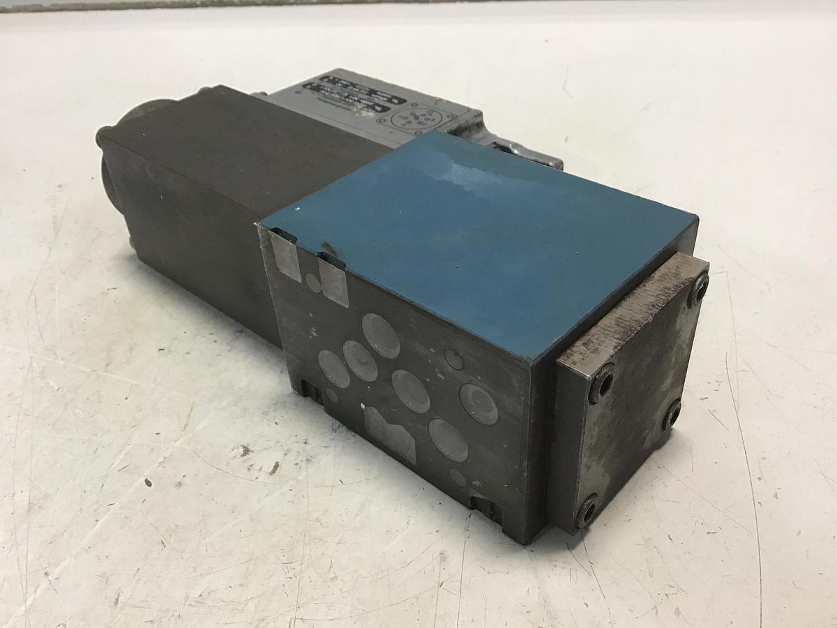 Used BOSCH Hydraulic Servo Proportional Valve 0 811 404 811 USED #138043