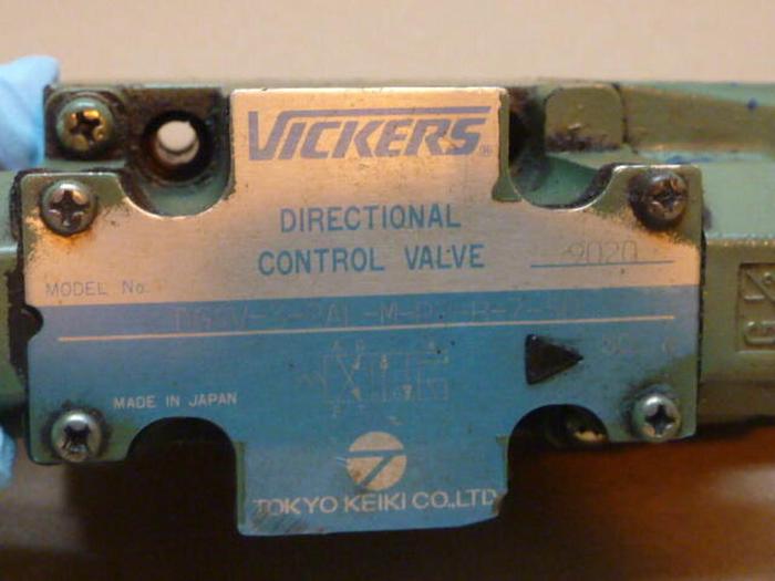 Used VICKERS Directional Control Valve DG4V-3-2AL-M-P2-B-7-50 #35176