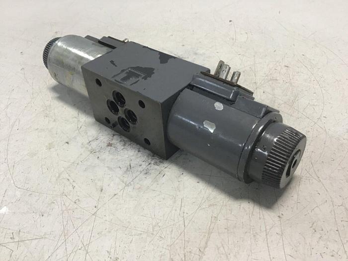 Used VICKERS Solenoid Valve DG4V3S6CMUHL760EN490 Used