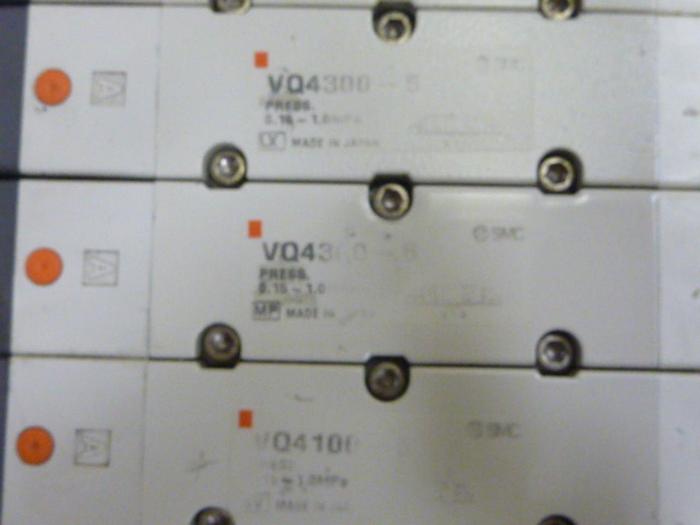 Used SMC Control Block w/ Valves VQ4300-5 #66056