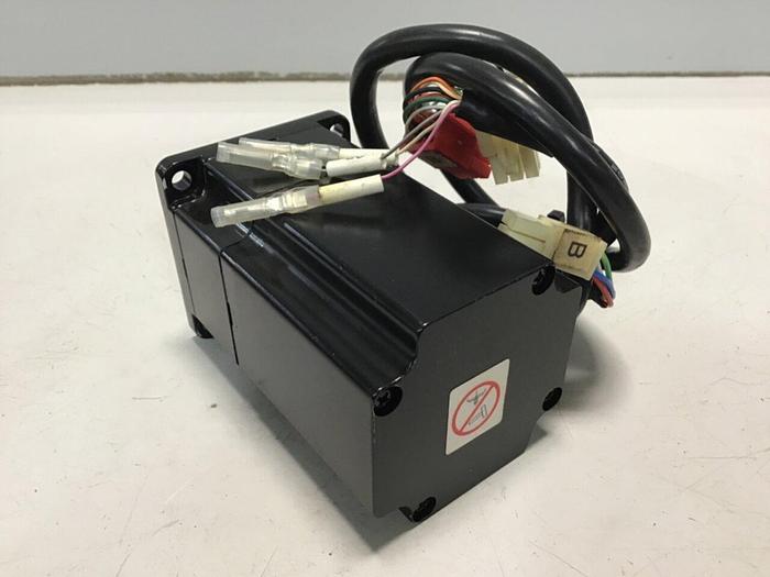 Used YASKAWA Servo Motor SGMP-01AWYR22 #131504