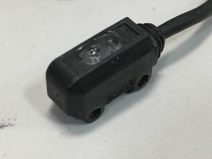 Used OMRON Photoelectric Sensor E3T-ST11 #99439