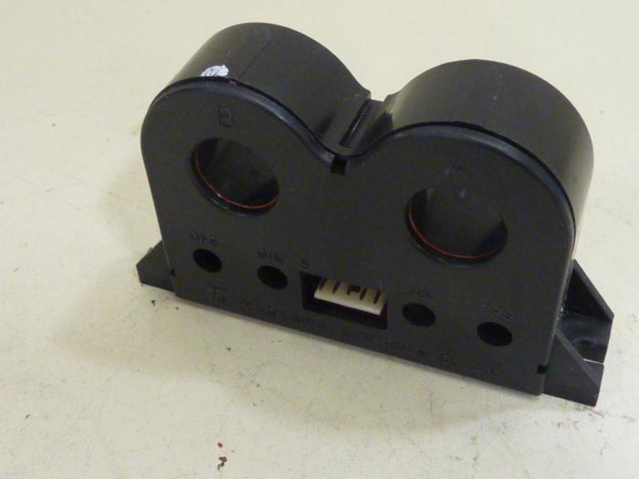 Used YASKAWA Current Transformer UND-300W/100 #67459