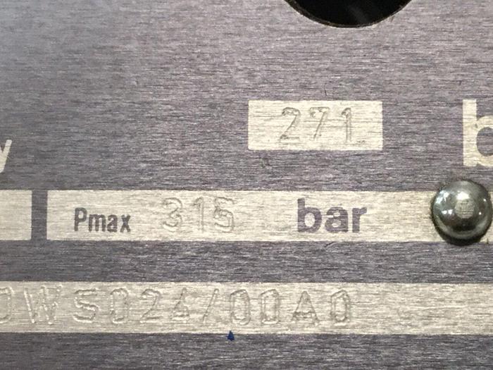 Used BOSCH Hydraulic Valve 0 810 090 133 #109468