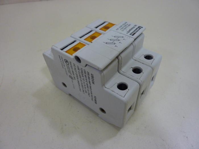 Used FERRAZ SHAWMUT 30 Amp Fuse Holder USCC3I #76071