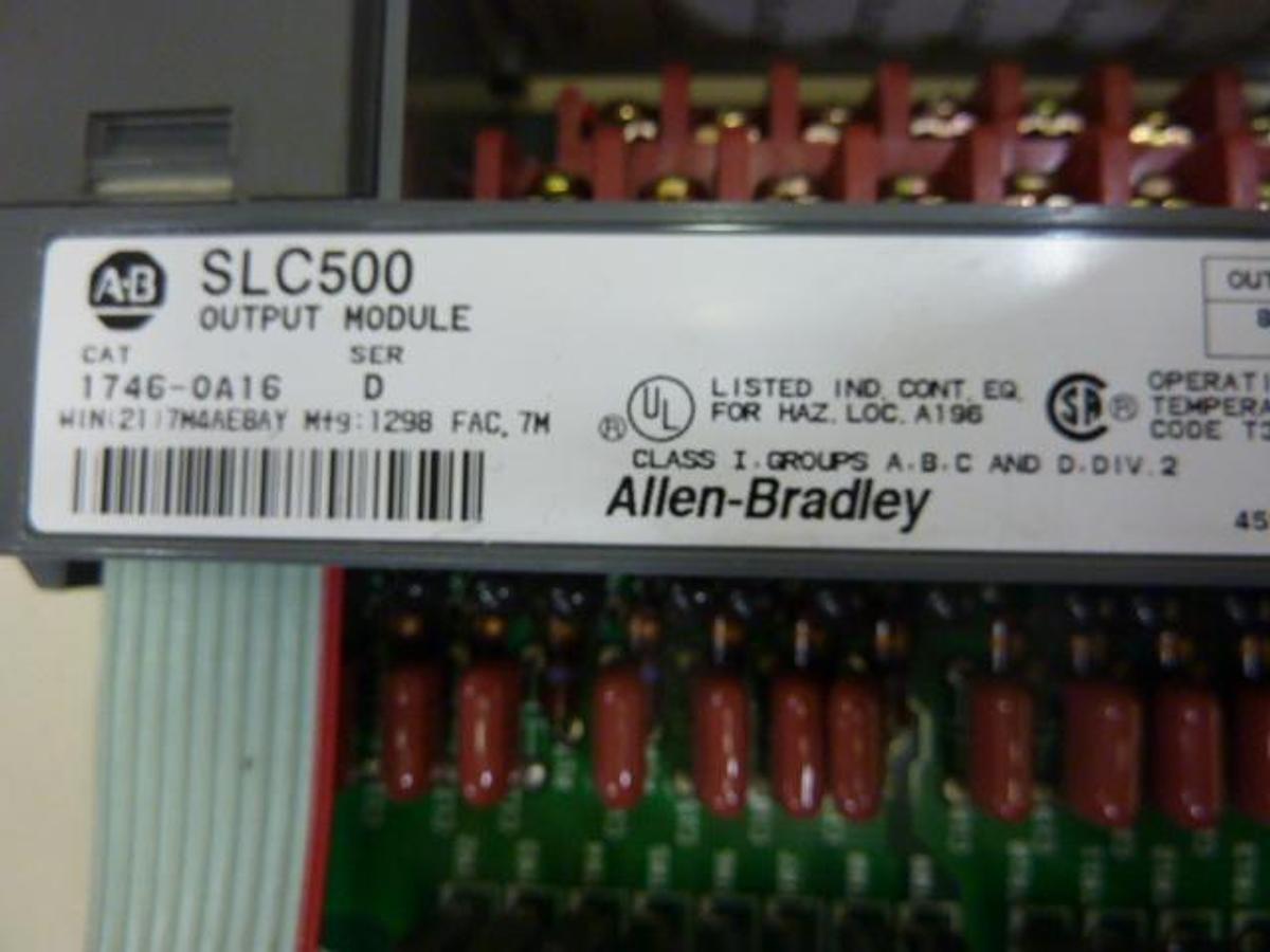 Used ALLEN BRADLEY Output Module 1746-OA16 SER D Used