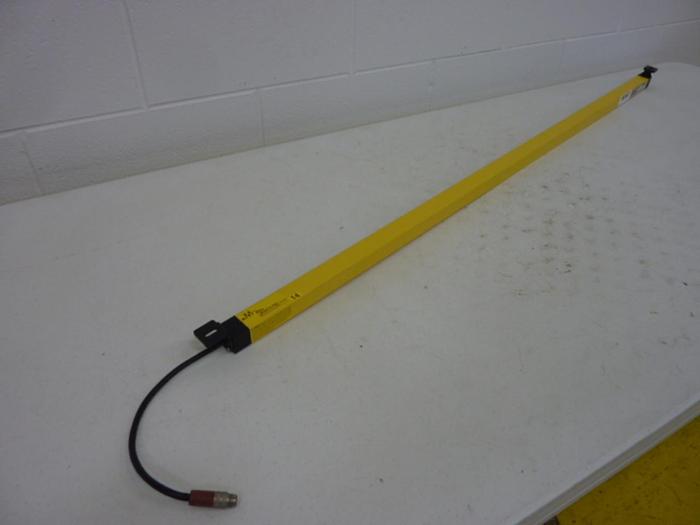 Used STI Light Curtain Receiver MCF47-14-1200-R1 Used