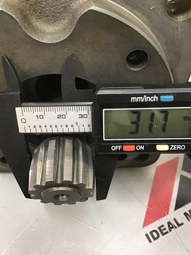 Used CHAR LYNN Hydraulic Screw Motor 111 1037 004 Used