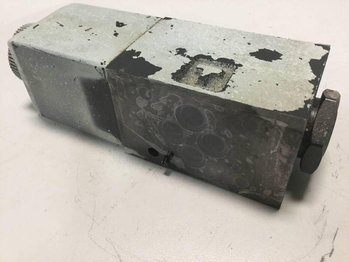 Used VICKERS Valves DG4V-3-2AL-M-U-HL7-60 #99632