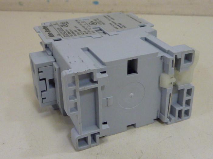 Used ALLEN BRADLEY Control Relay 700-CF310 SER A #59896