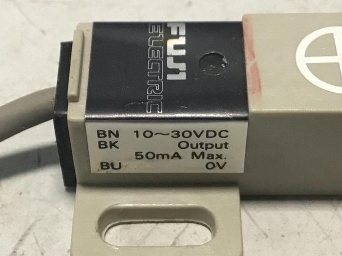 Used FUJI ELECTRIC Proximity Switch PE-B4D3 #128371