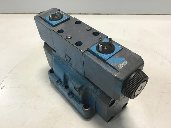 Used VICKERS Valve DG5S40431CETMUHL770 B1370 #142443