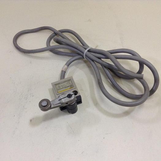 Used OMRON Limit Switch D4C-9033 #83666