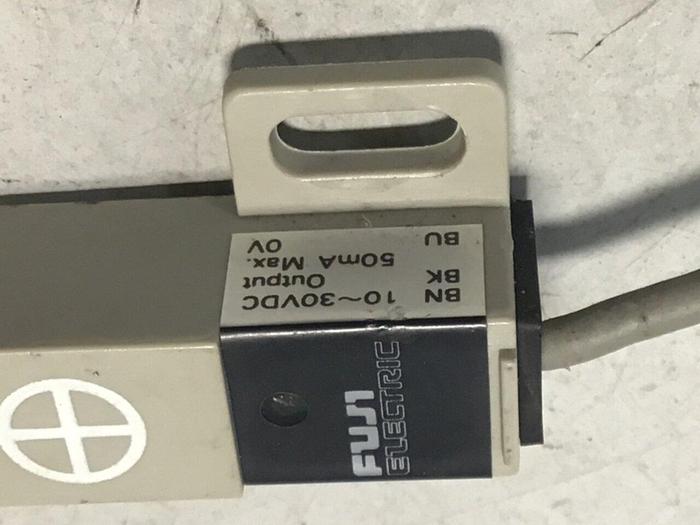 Used FUJI ELECTRIC Proximity Switch PE-B4D3 #128413