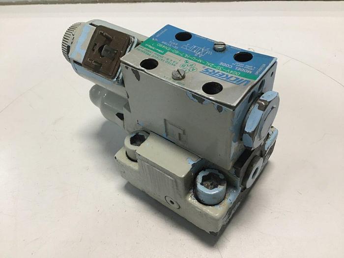 Used VICKERS Directional Valve DG4V-3S-2AL-M-U-HL7-60-EN490 #114959