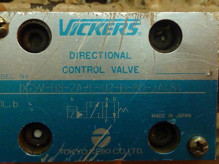 Used VICKERS Directional Control Valve DG5VH82AEU2B80JA484 USED