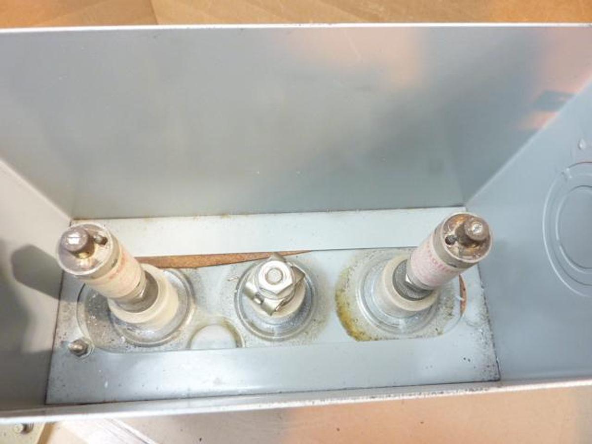 Used CORNELL DUBILIER Capacitor ICC1025F33 USED