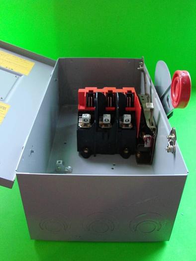Used CUTLER HAMMER 30 Amp Safety Switch DH361UGK #10793