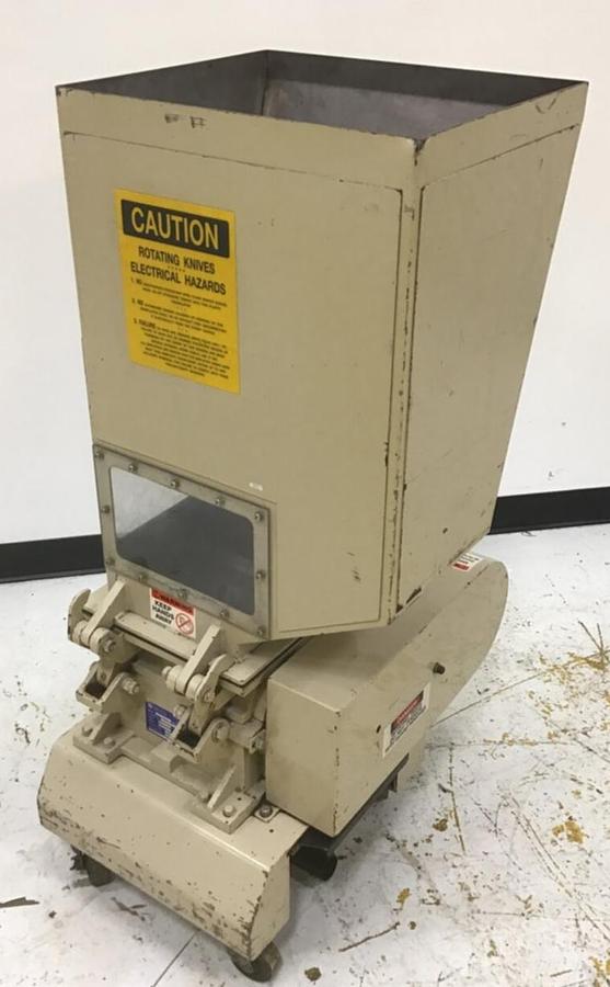 Used NISSUI 1 HP Screenless Grinder / Granulator FNSK-04D Used