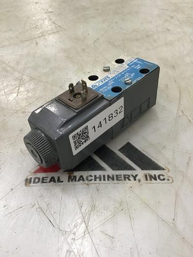 Used VICKERS Valve DG4V-3-2A-M-U-HL7-60 #141832