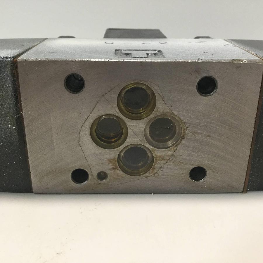 Used VICKERS Directional Control Valve DG4V36CMP7H750 USED