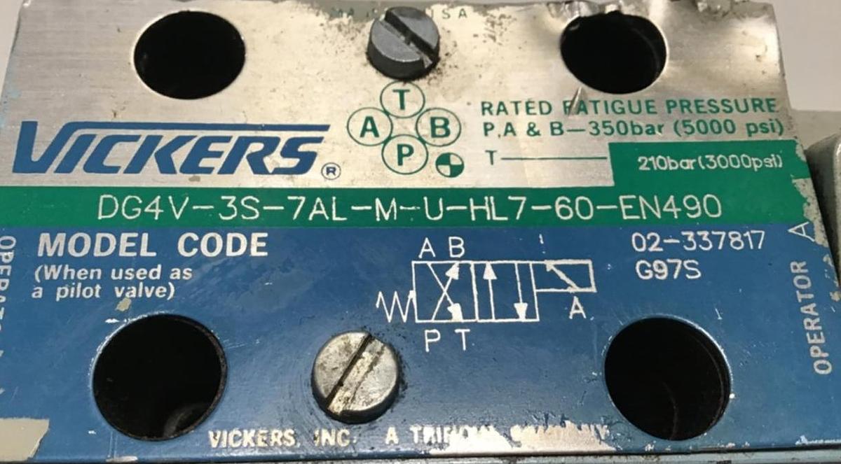 Used VICKERS Valve DG4V-3S-7AL-M-U-HL7-60-EN490 USED