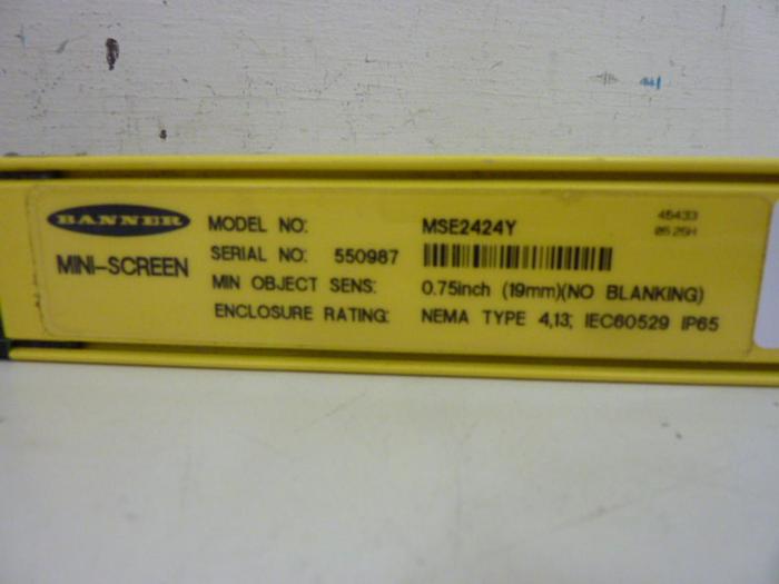 Used BANNER ENGINEERING Light Curtain Emitter MSE2424Y #58101