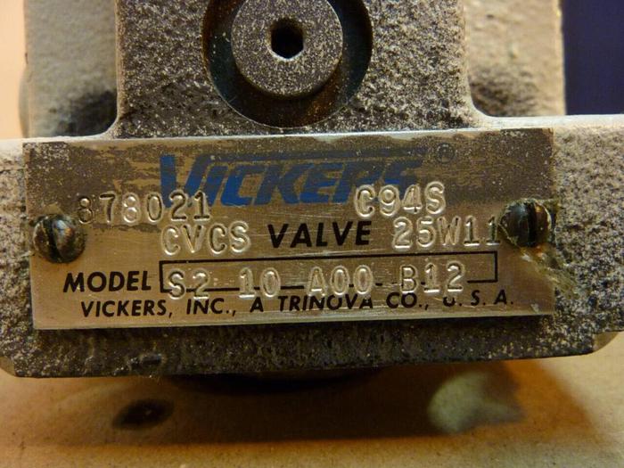Used VICKERS Valve DG4V-3-1A-M-U-HL7-60 #24096
