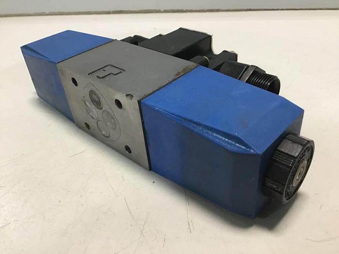 Used VICKERS Directional Control Valve DG4V36CMP7H750JA100 #113352