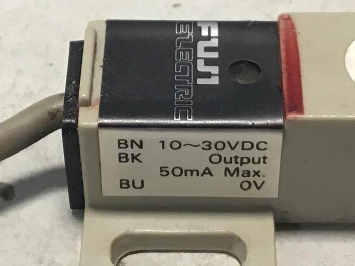 Used FUJI ELECTRIC Proximity Switch PE-B4D3 #128368