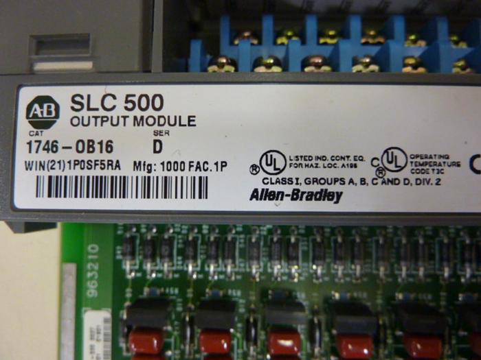 Used ALLEN BRADLEY Output Module 1746-OB16 SER D #50677