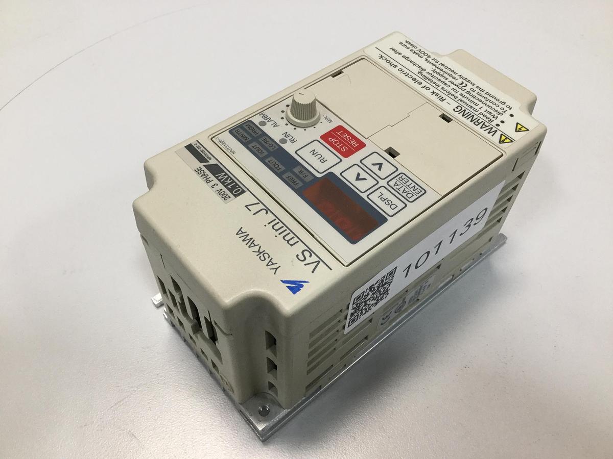 Used YASKAWA VS Mini J7 Inverter CIMR-J7AA20P1 USED