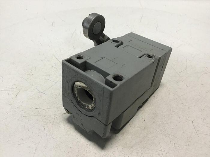 Used SQUARE D Limit Switch 9007-C52B2 Used