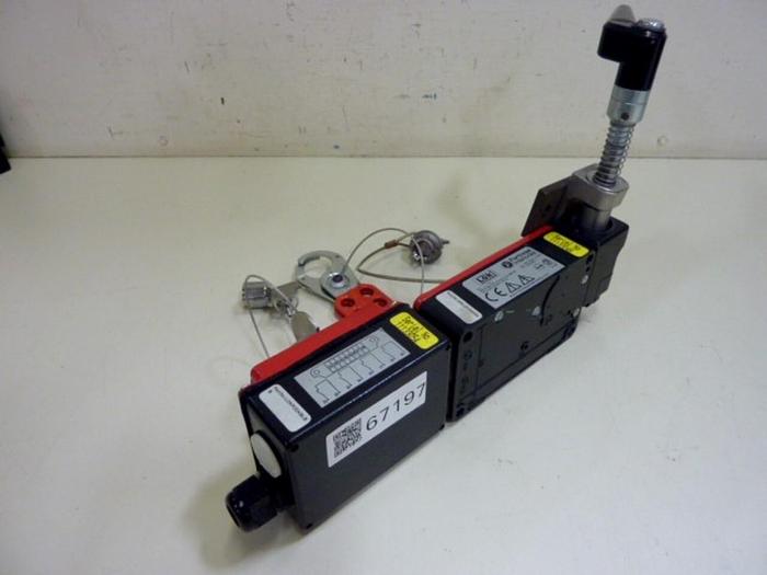 Used FORTRESS INTERLOCKS Safey Interlock Switch AMLOK024024 #67197