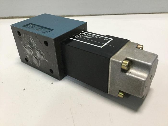 Used BOSCH Hydraulic Valve 0 810 090 133 #109468