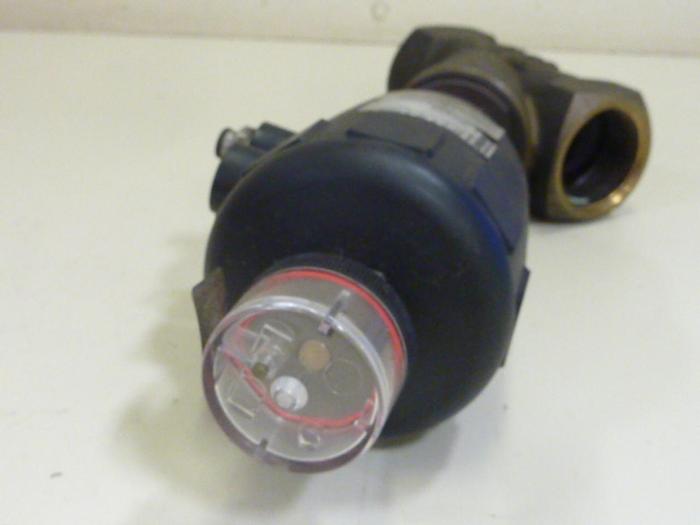 Used BURKERT EASY FLUID CONTROL Valve 2000 A 32,0 PTFE RG #67159