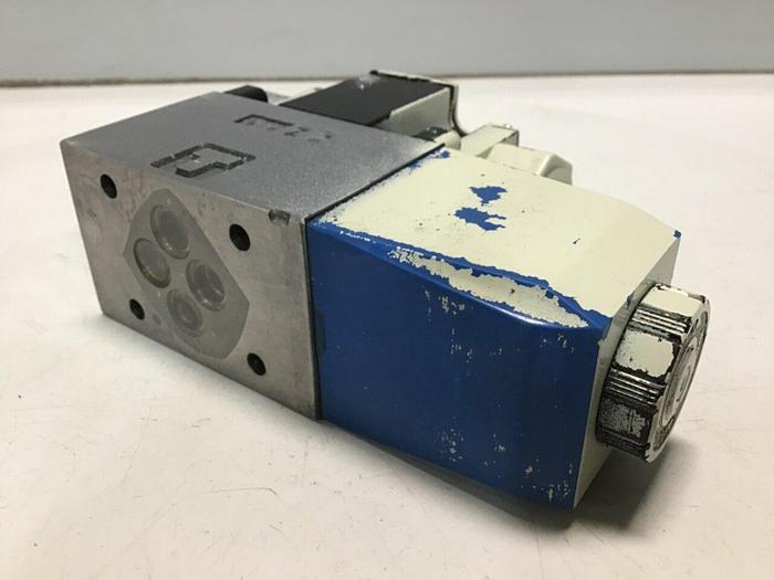 Used VICKERS Directional Control Valve DG4V32AMP2T7P1050 #111770