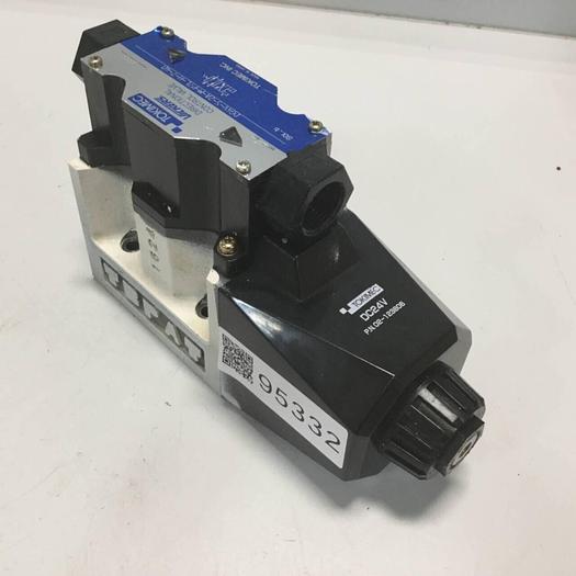 Used VICKERS Tokimec Directional Control Valve DG4V52AMP7LH740 #95332