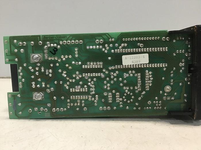 Used BARBER COLMAN Temperature Controller 585A-00016-000-0-00 #129796