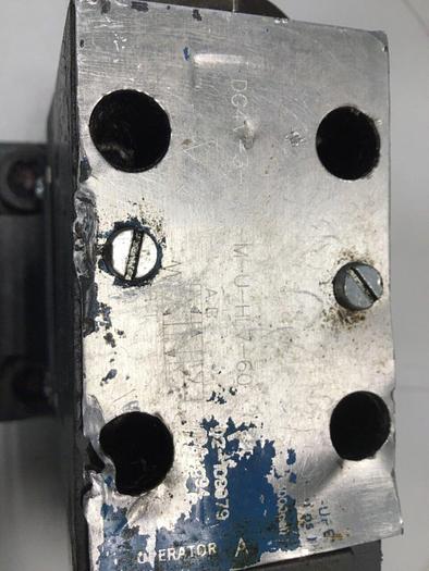 Used VICKERS Valves DG4V-3-2AL-M-U-HL7-60 Used