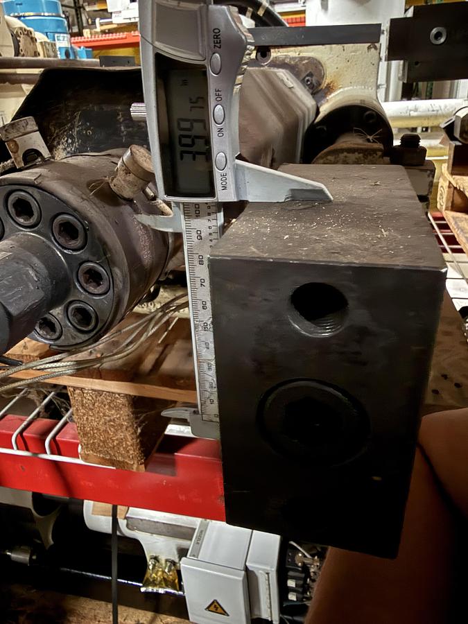 Used CINCINNATI MILACRON 2.27 Oz Injection Unit VS33-28MM / IU USED