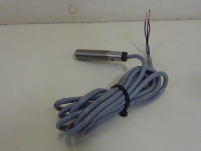 Used BALLUFF Inductive Sensor BES 516-325-B0-C-05 #57766