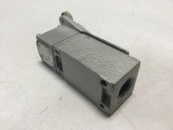 Used TELEMECANIQUE Lox-Switch C2JK05 #121815