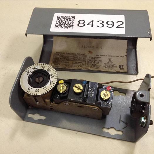 Used JOHNSON CONTROLS Temperature Controller A19AAC-9 #84392