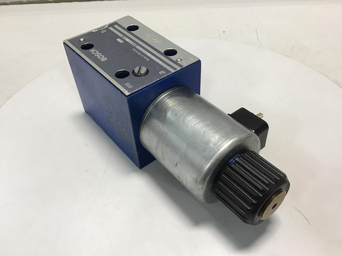 Used BOSCH 0 811 403 017 Valve Used #144607