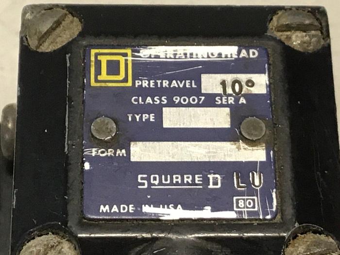 Used SQUARE D Limit Switch 9007-AEQ2699 Used
