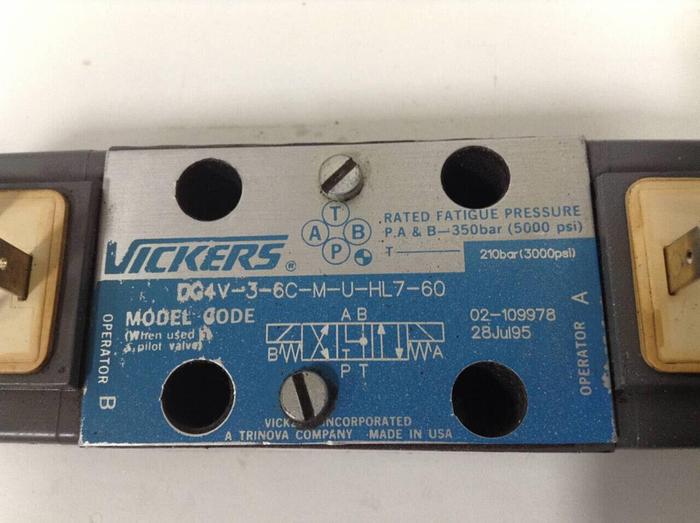 Used VICKERS Directional Valve DG4V-3-6C-M-U-HL7-60 Used