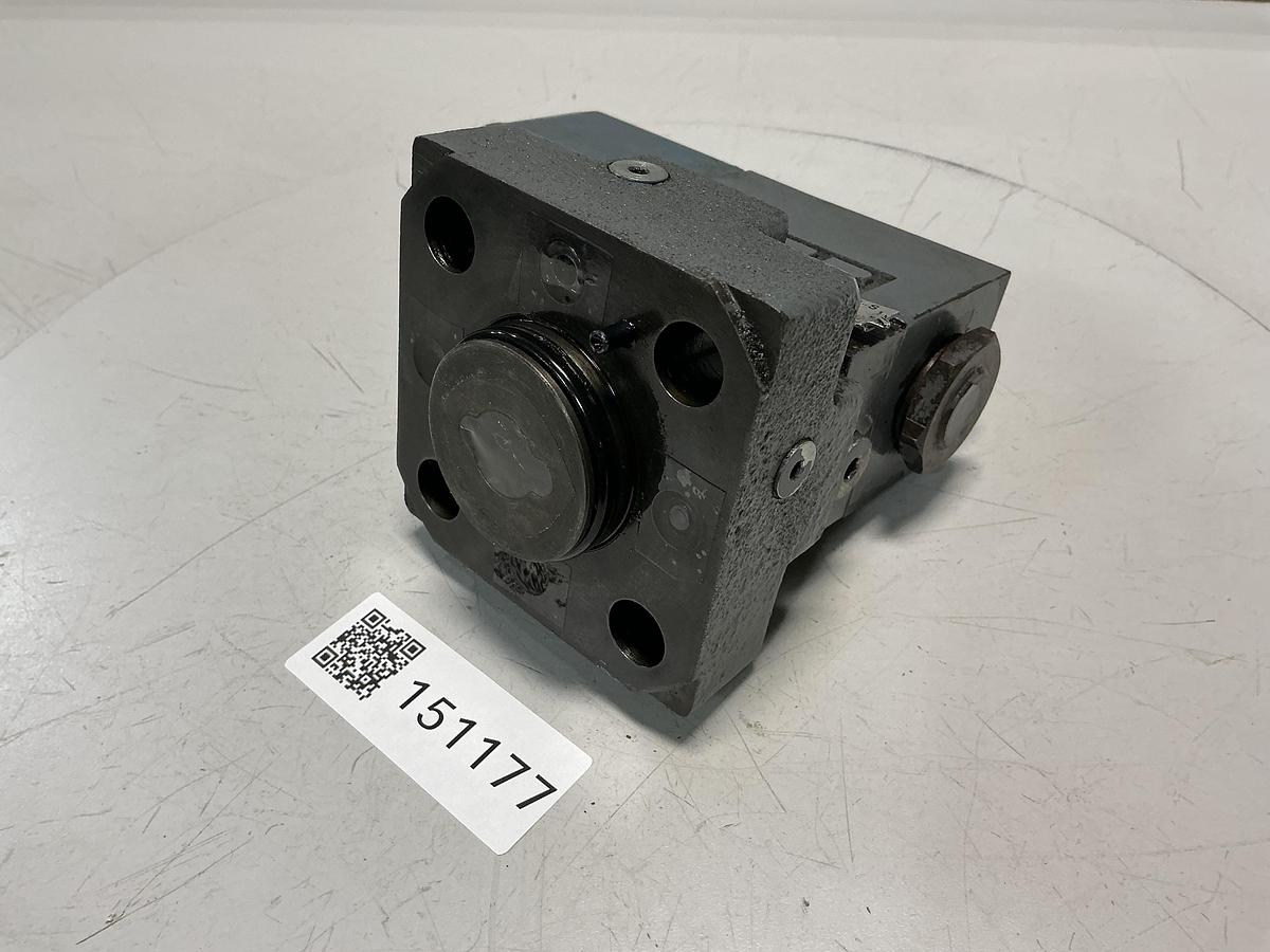 Used VICKERS DG4V-3-22A-M-U-HL7-60