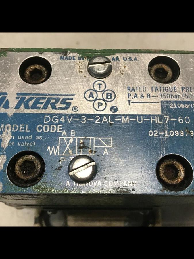 Used VICKERS Valves DG4V-3-2AL-M-U-HL7-60 #137517
